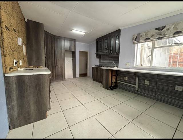 3 BEDROOM PROPERTY TO RENT IN VAN DYK PARK